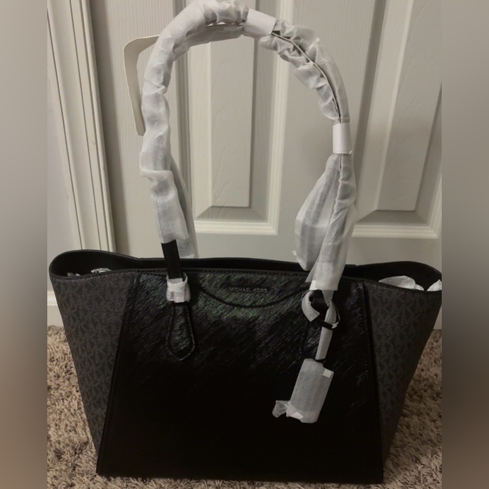 NWT Michael Kors Taryn Large Signature Logo and Leather Tote, Black/Grey